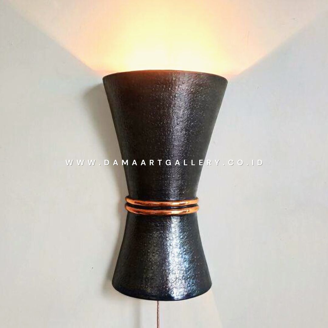 Lampu dinding tembaga motif batu